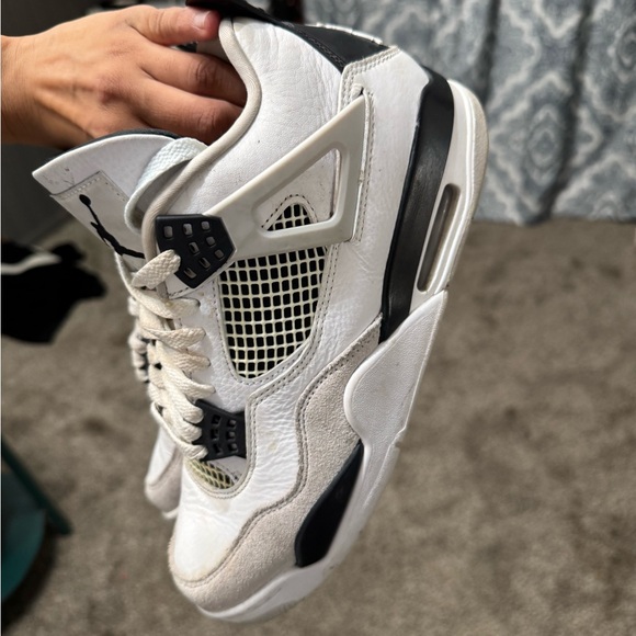 Military black Jordan 4 size 8 - Picture 2 of 3